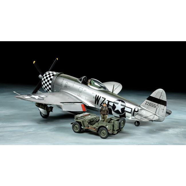 Tamiya 1:48 P-47D Thunderbolt & Lt. Veh. 4x4