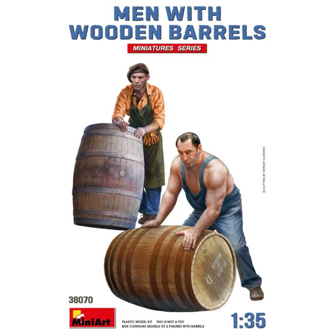 Miniart  1/35 MEN WITH WOODEN BARRELS