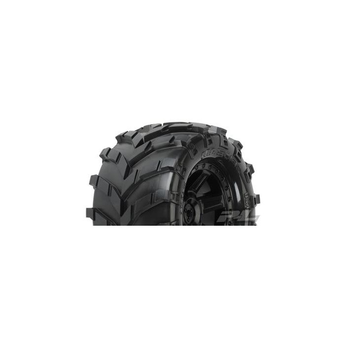 Masher 2.8" on black Desperado wheels (2)